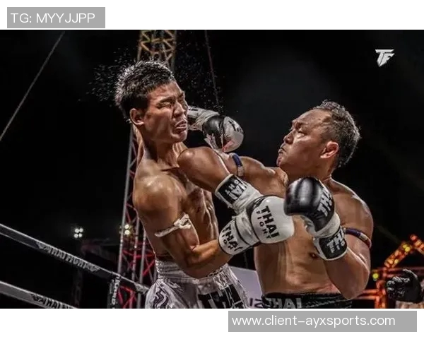 罗伊琼斯与泰森称重现场紧张气氛引发拳迷热议与期待